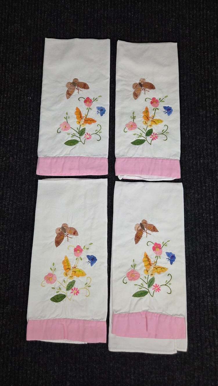 Vintage Hand Embroidered Guest Towels Set Of 4 White Pink Butterflies